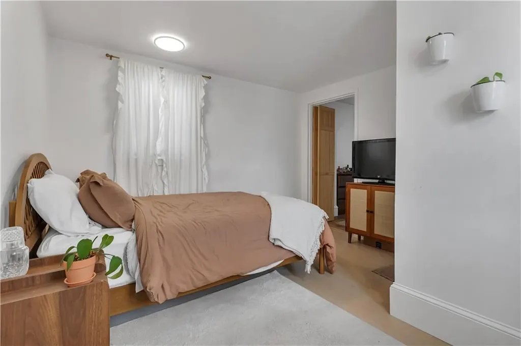 212 Leah Street Providence RI 02908