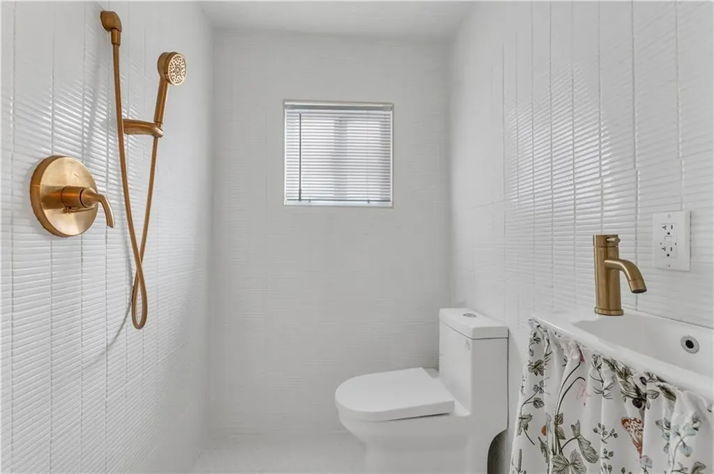 212 Leah Street Providence RI 02908