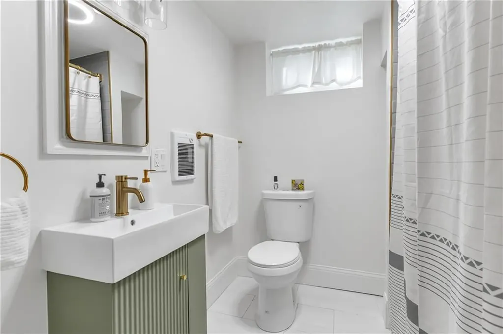 212 Leah Street Providence RI 02908