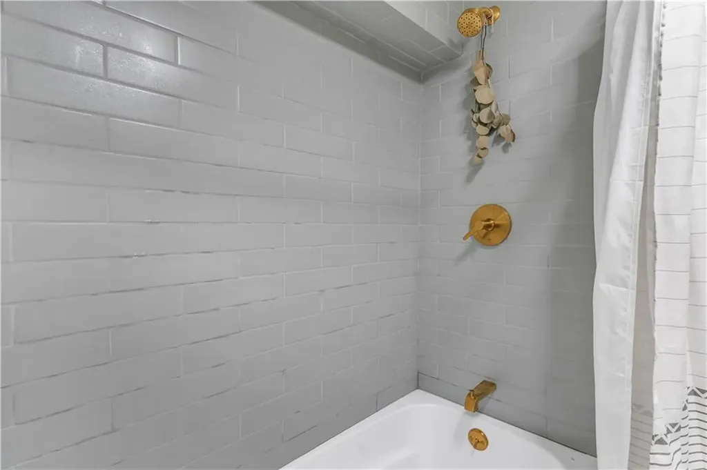 212 Leah Street Providence RI 02908