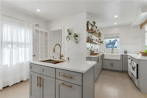 212 Leah Street Providence RI 02908