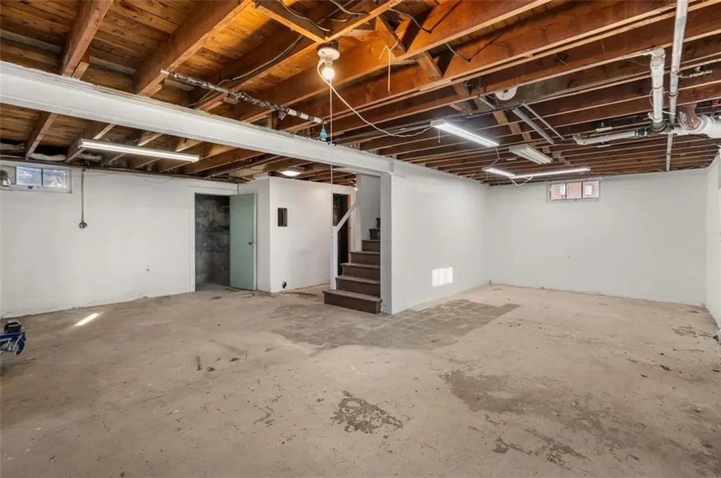 84 Intervale Road Cranston RI 02910