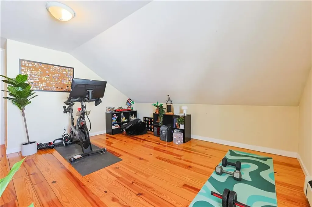 13 14 Pine Street Cranston RI 02910