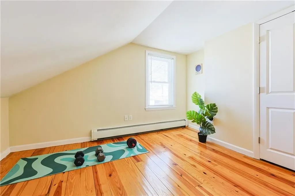 13 14 Pine Street Cranston RI 02910