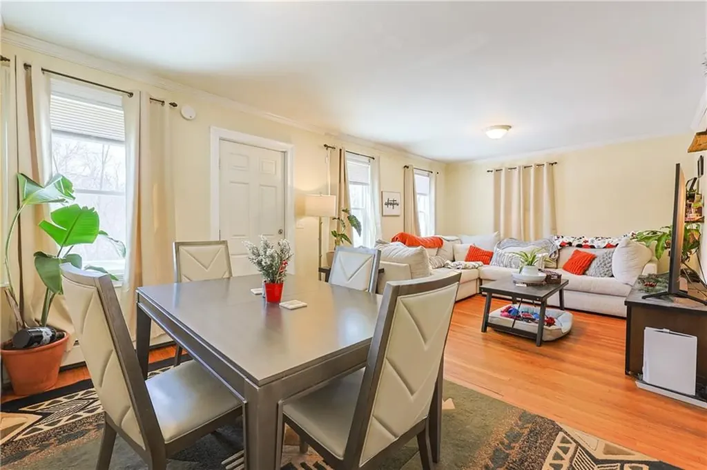 13 14 Pine Street Cranston RI 02910