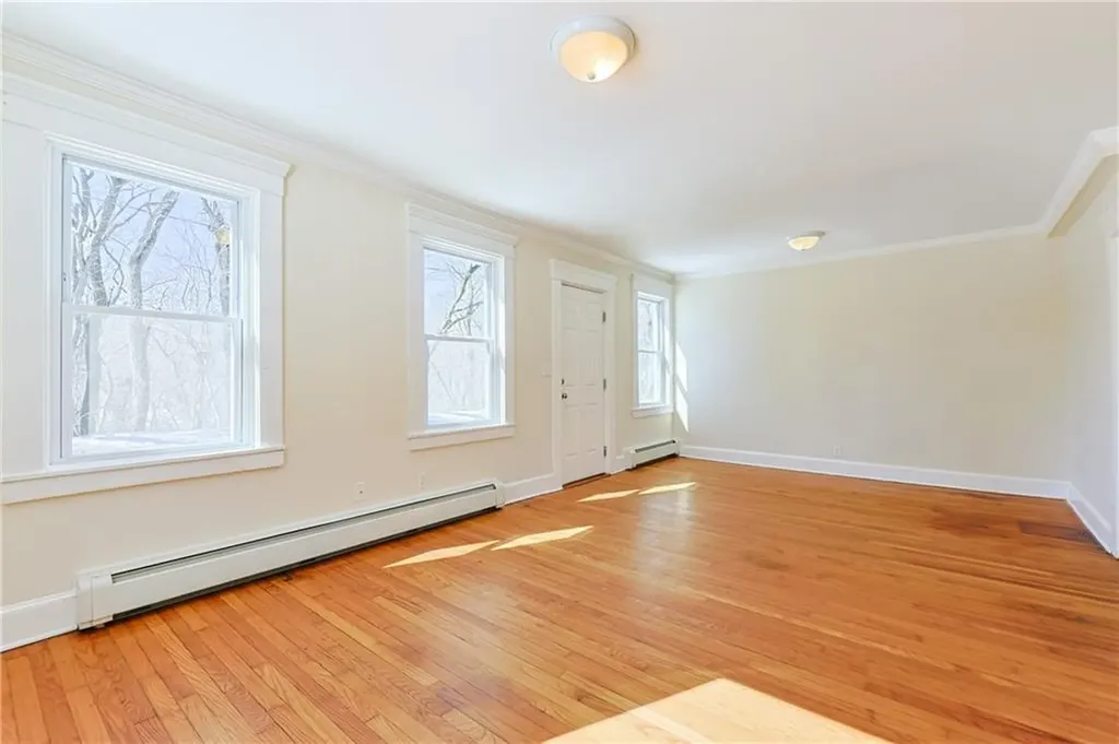 13 14 Pine Street Cranston RI 02910