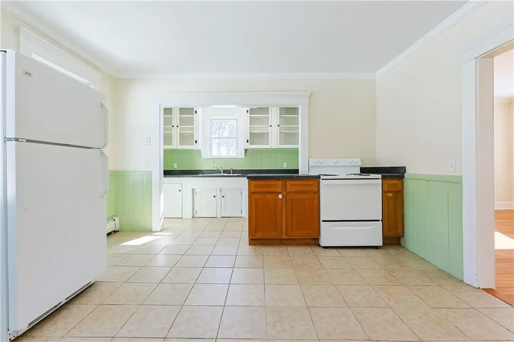 13 14 Pine Street Cranston RI 02910