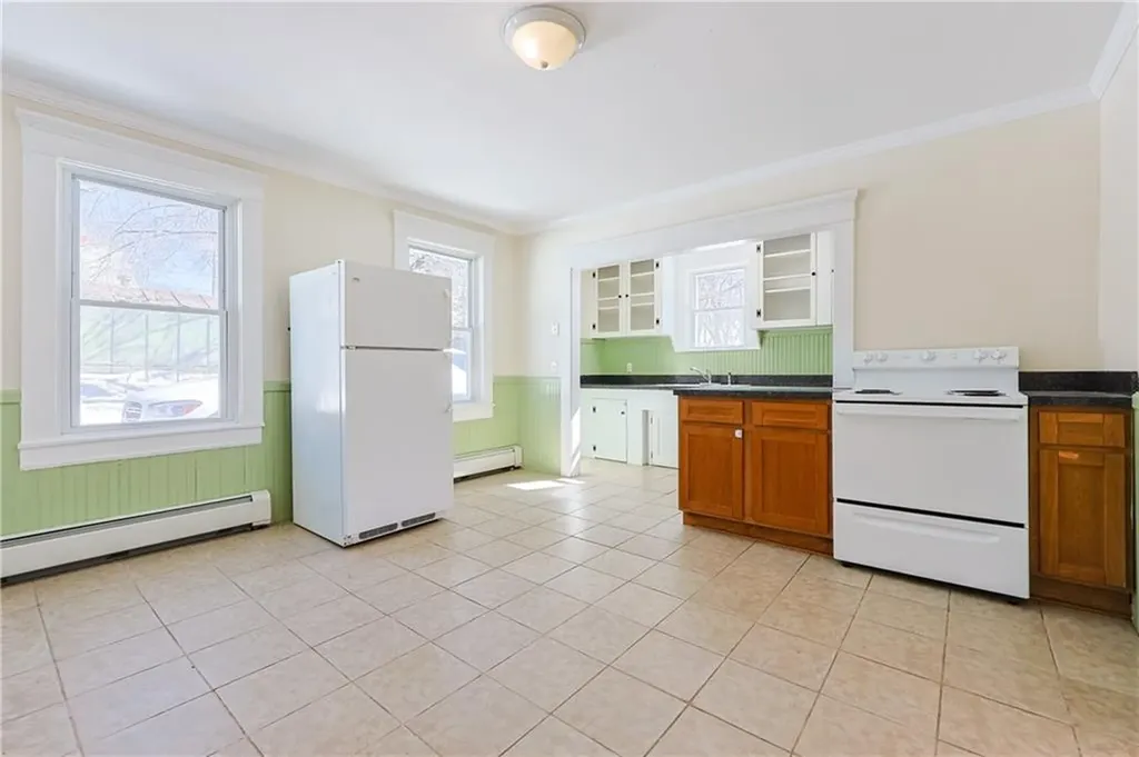 13 14 Pine Street Cranston RI 02910