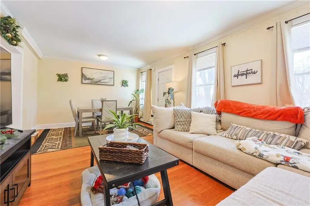 13 14 Pine Street Cranston RI 02910