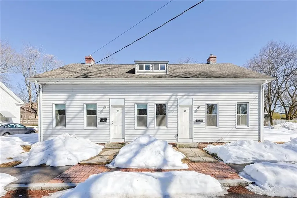 13 14 Pine Street Cranston RI 02910