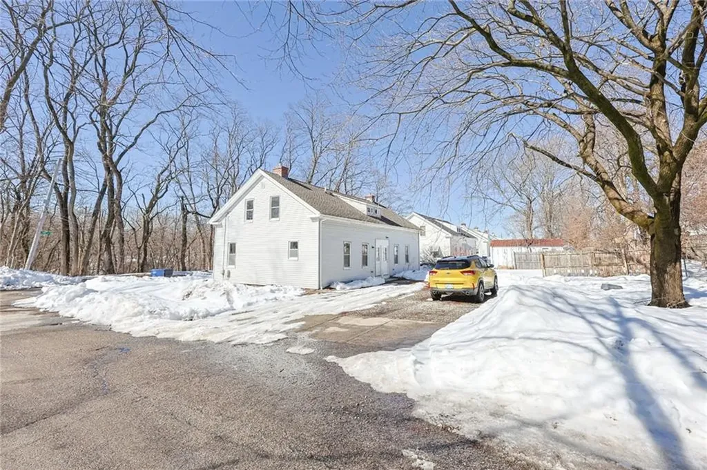 13 14 Pine Street Cranston RI 02910