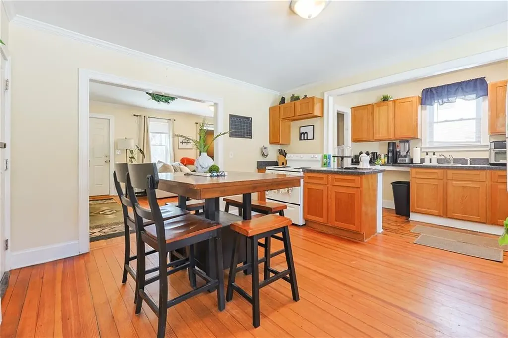 13 14 Pine Street Cranston RI 02910
