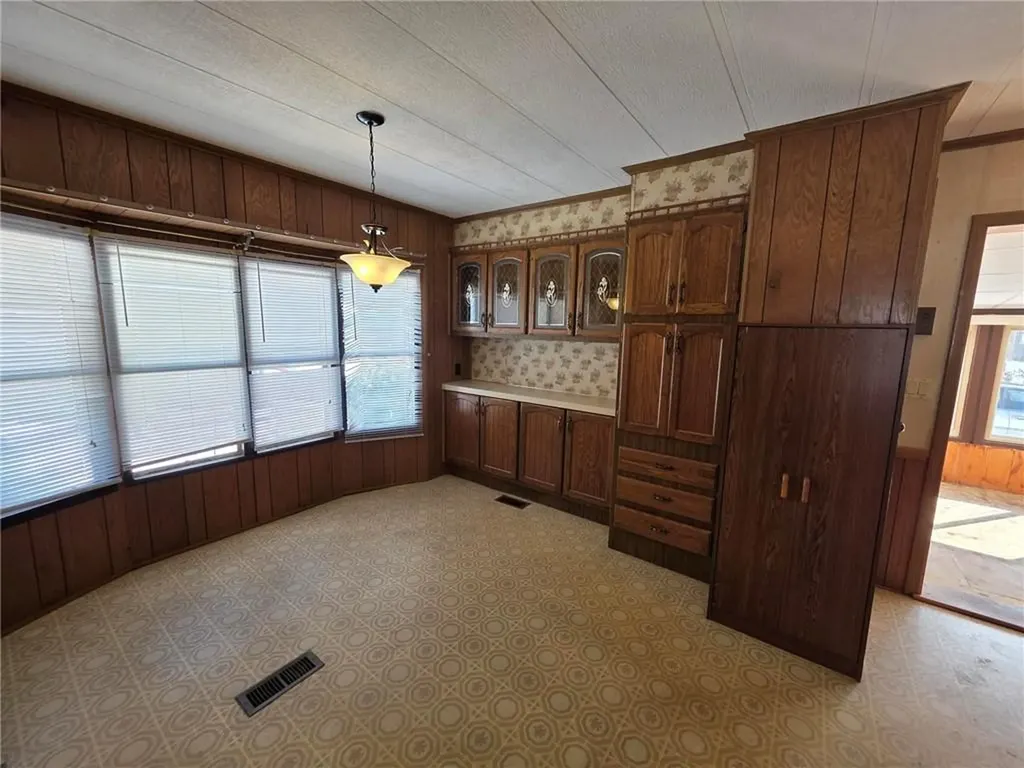 28 Lane E Lane Coventry RI 02816