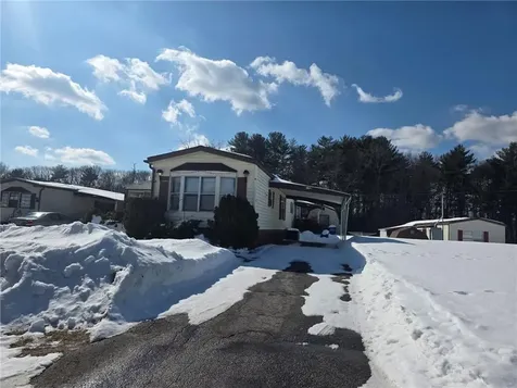 28 Lane E Lane Coventry RI 02816