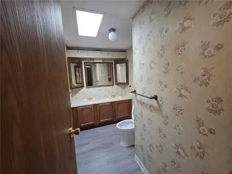 28 Lane E Lane Coventry RI 02816