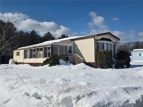 28 Lane E Lane Coventry RI 02816