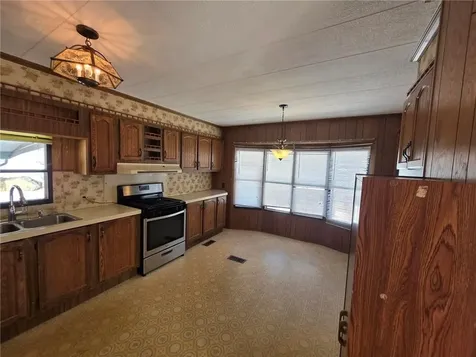 28 Lane E Lane Coventry RI 02816