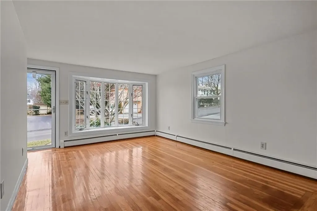 19 Salem Avenue Cranston RI 02920