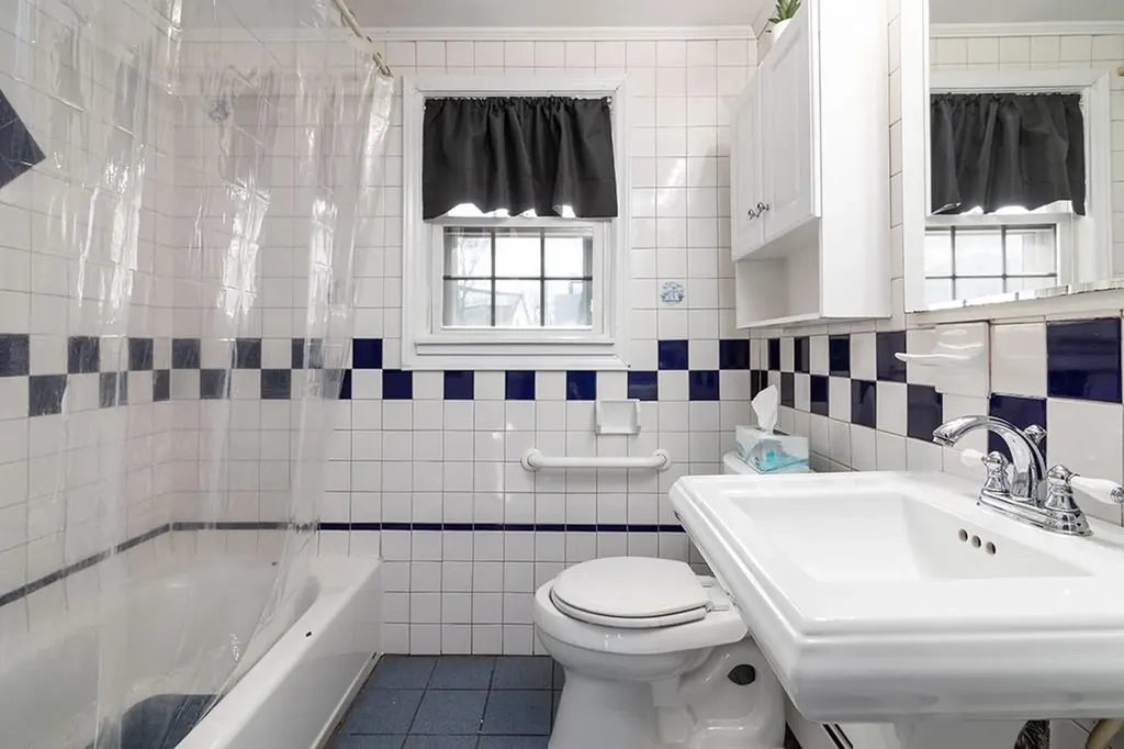 90 Massachusetts Avenue Warwick RI 02888