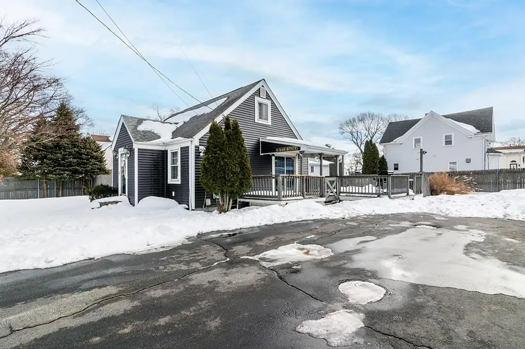 90 Massachusetts Avenue Warwick RI 02888