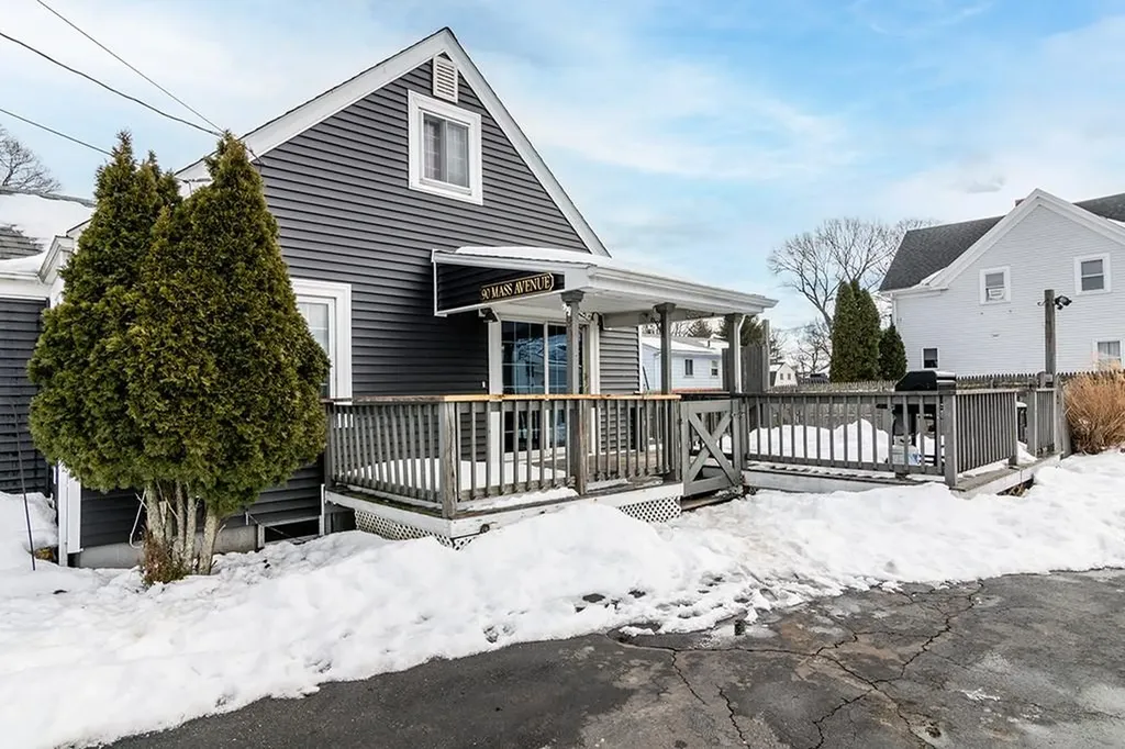 90 Massachusetts Avenue Warwick RI 02888