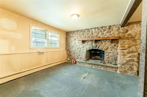 68 North Road Hopkinton RI 02833