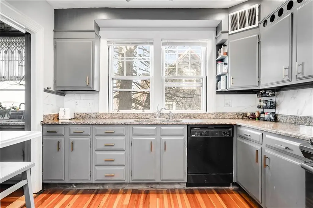 21 Elton Street Providence RI 02906