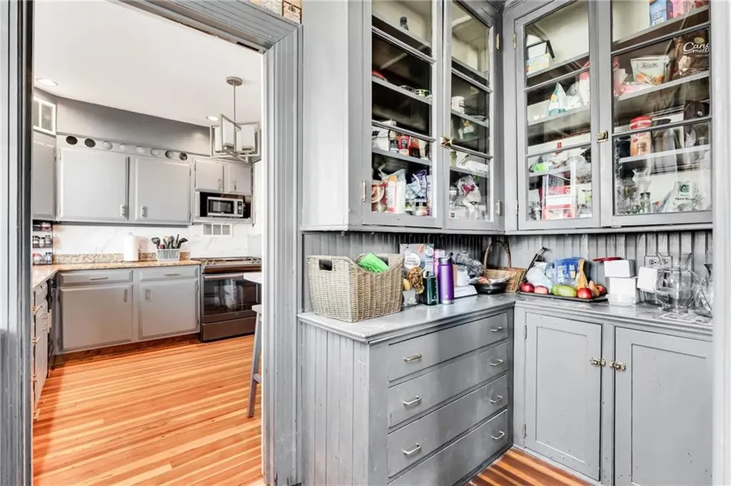 21 Elton Street Providence RI 02906