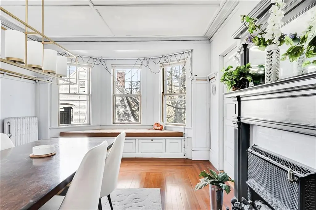 21 Elton Street Providence RI 02906