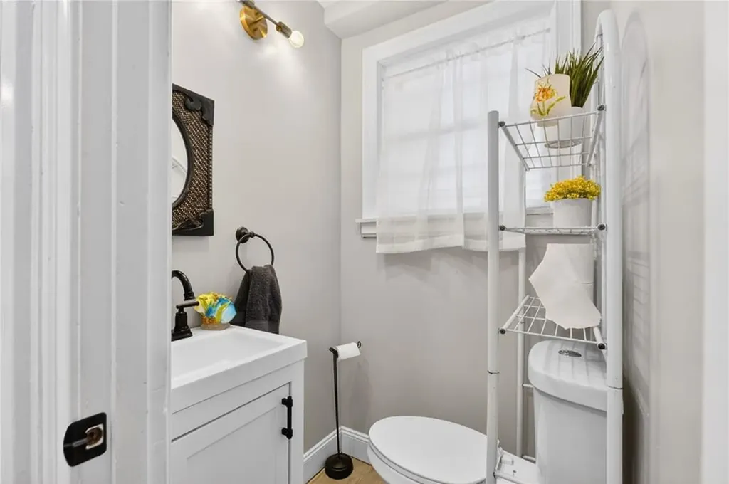 2941 Pawtucket Avenue East Providence RI 02915