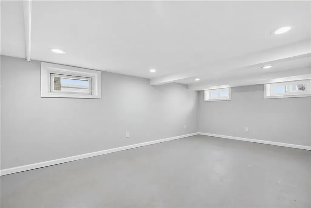 2941 Pawtucket Avenue East Providence RI 02915