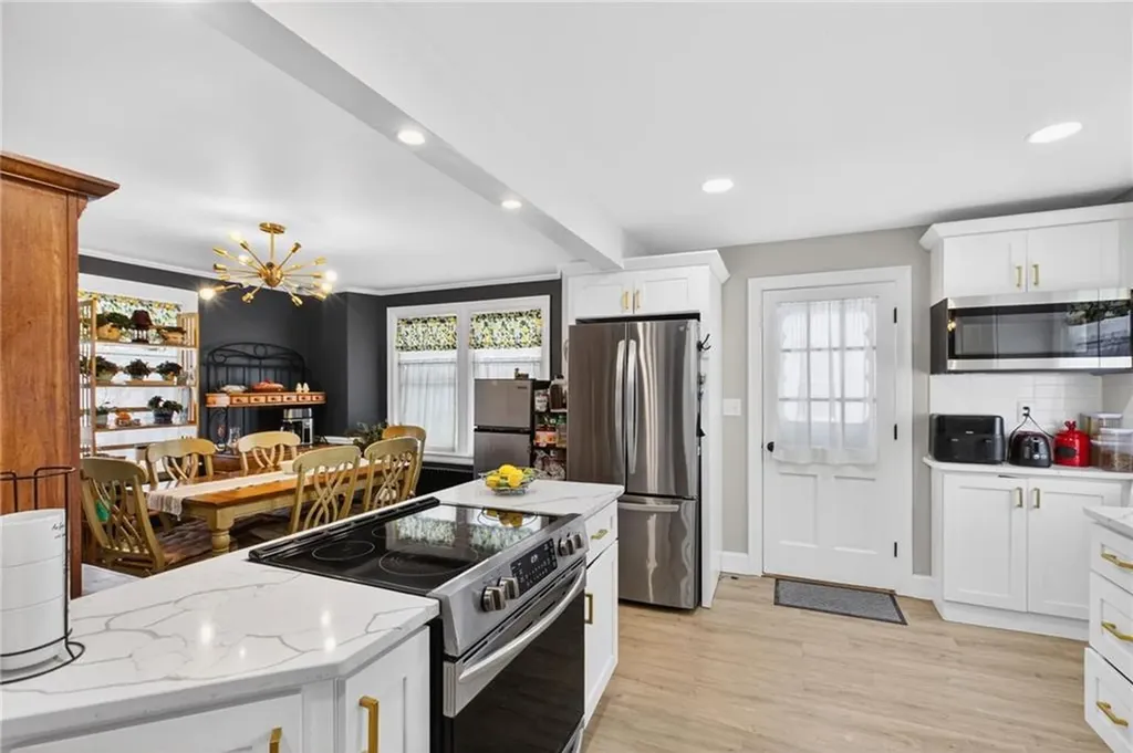 2941 Pawtucket Avenue East Providence RI 02915