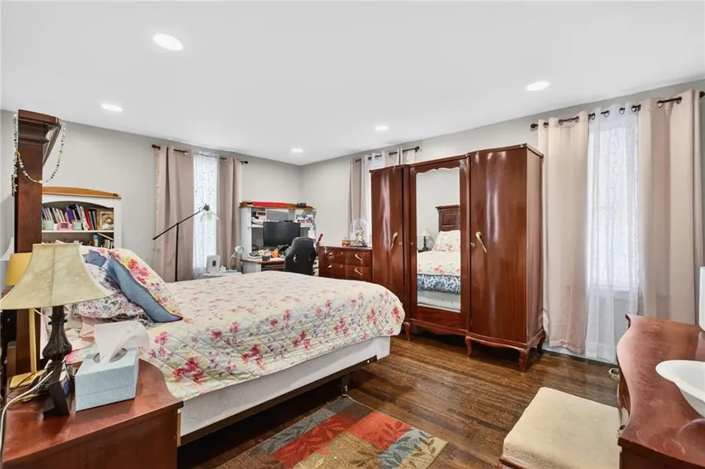 2941 Pawtucket Avenue East Providence RI 02915