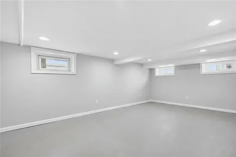 2941 Pawtucket Avenue East Providence RI 02915