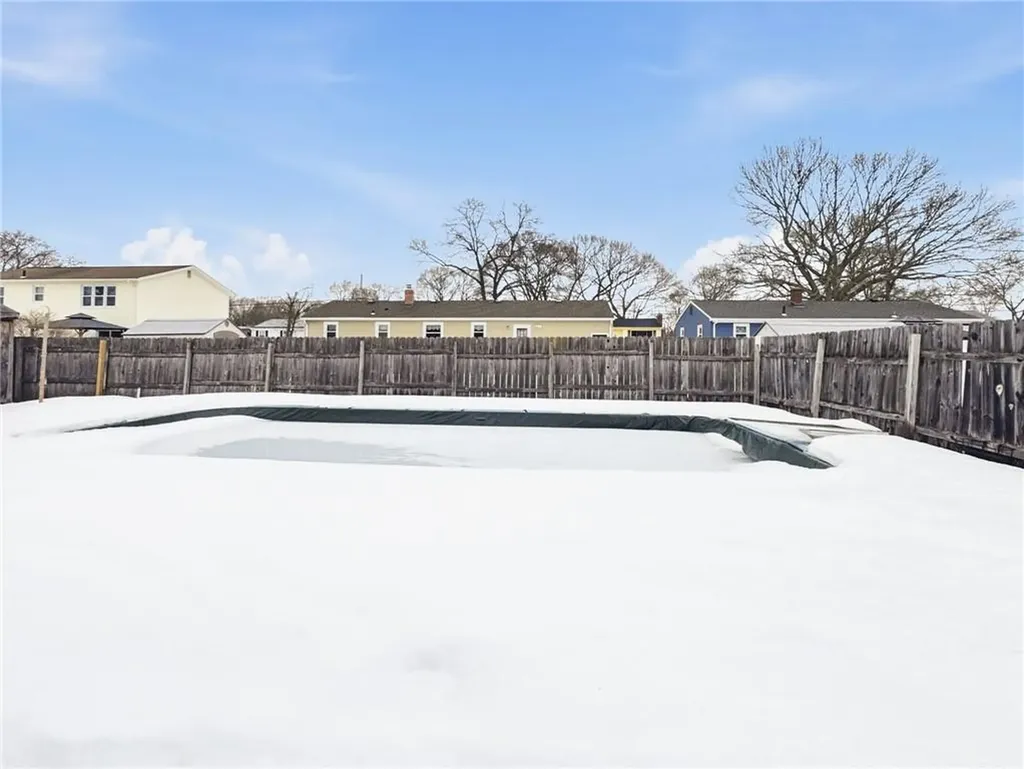 60 Duncan Road Warwick RI 02886