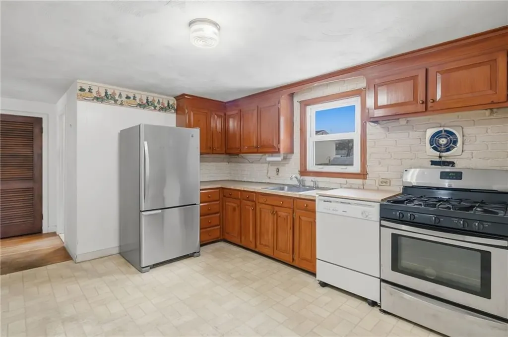 60 Duncan Road Warwick RI 02886