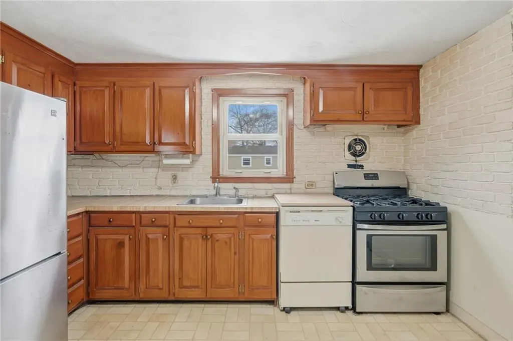 60 Duncan Road Warwick RI 02886