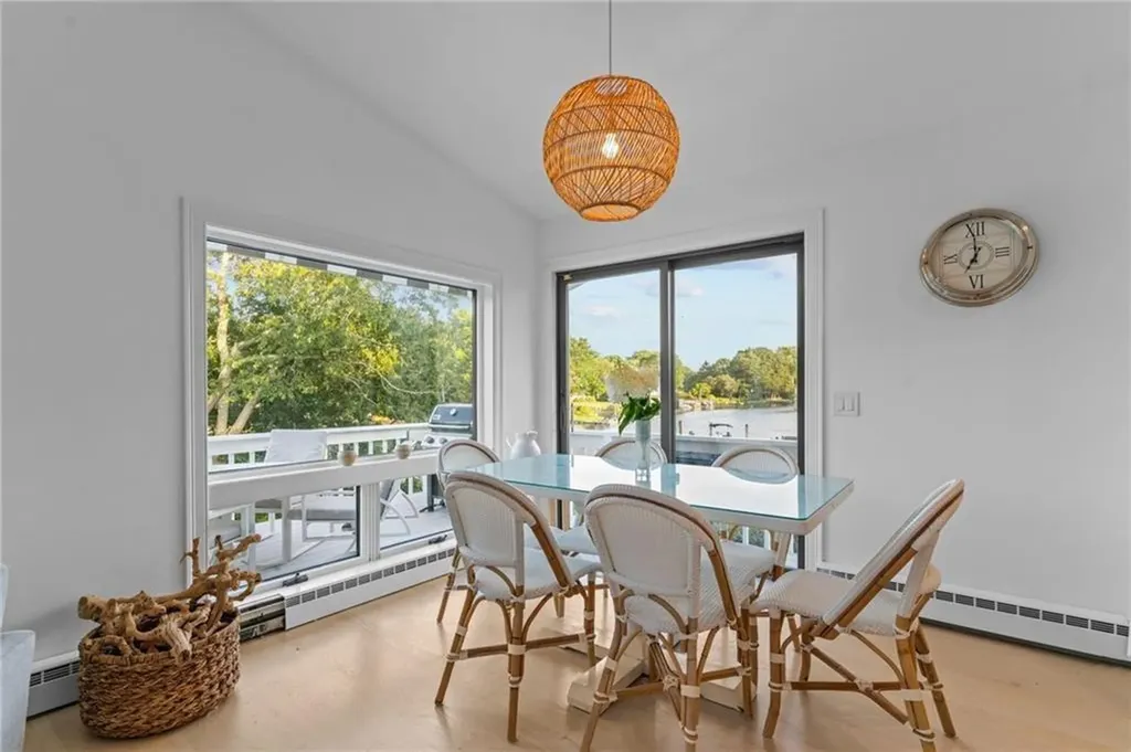 93 Riverside Drive South Kingstown RI 02879