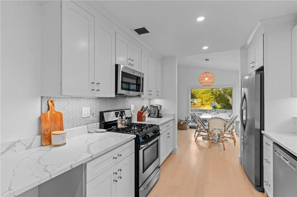 93 Riverside Drive South Kingstown RI 02879