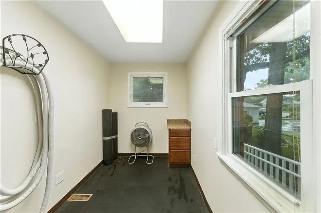 2789 Post Road Warwick RI 02886
