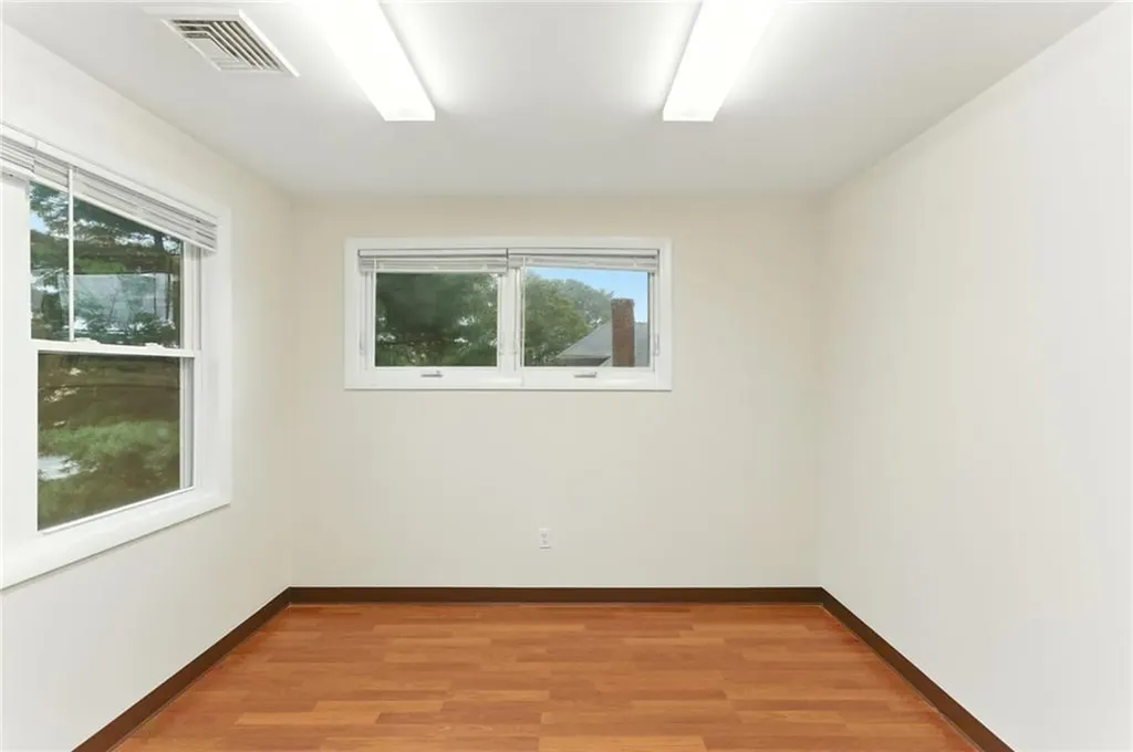 2789 Post Road Warwick RI 02886