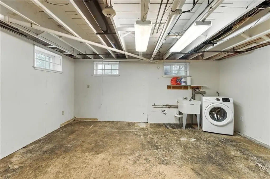 2789 Post Road Warwick RI 02886