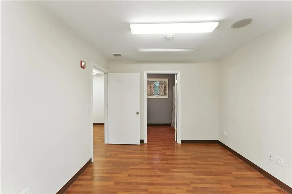 2789 Post Road Warwick RI 02886