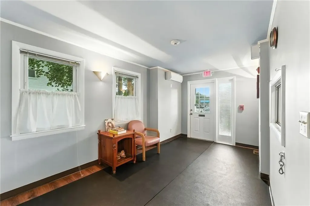 2789 Post Road Warwick RI 02886