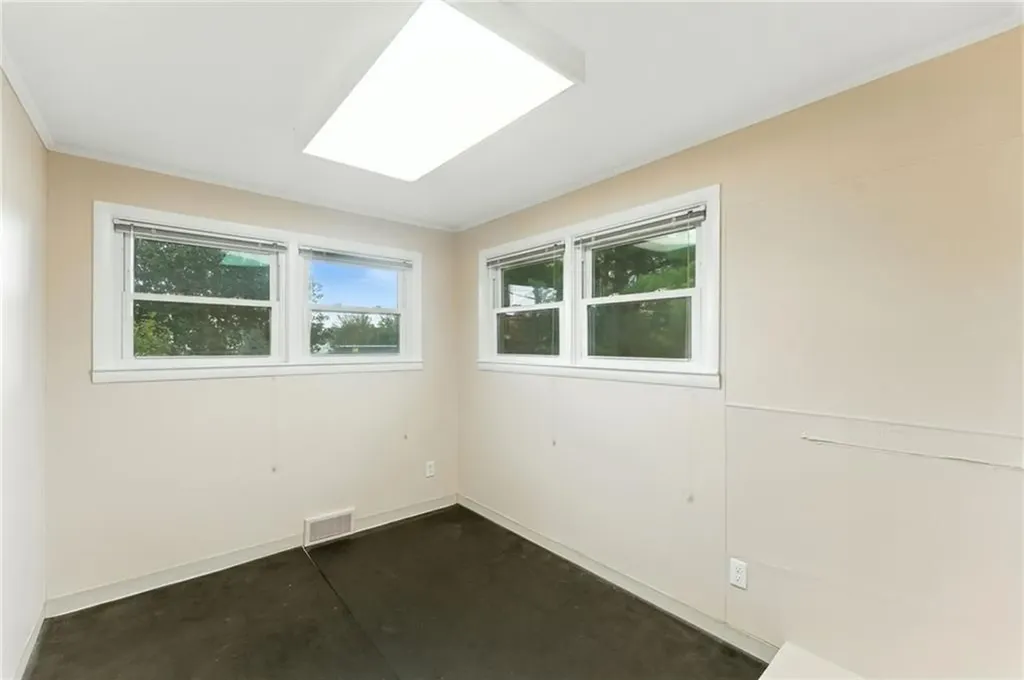 2789 Post Road Warwick RI 02886