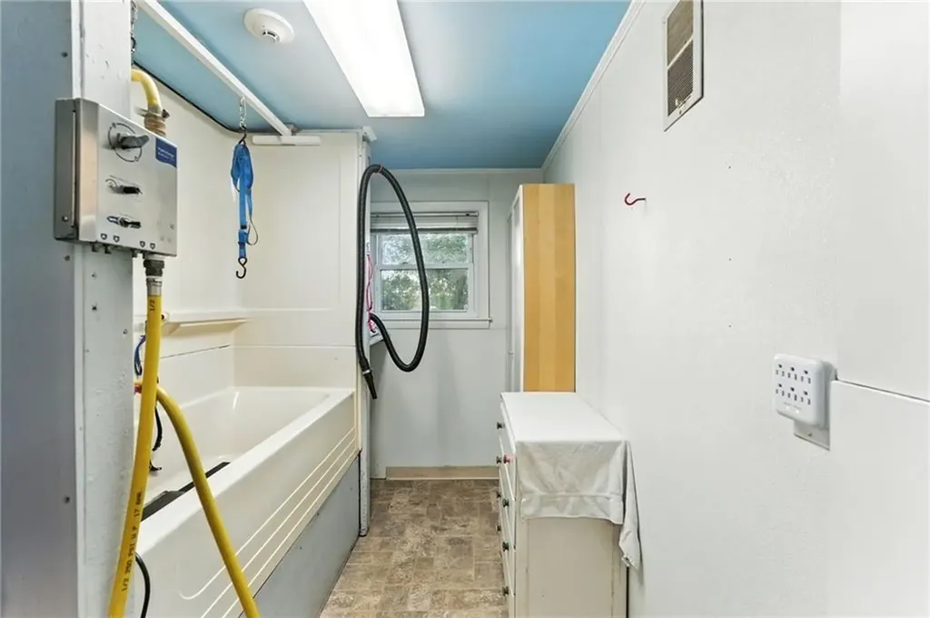 2789 Post Road Warwick RI 02886