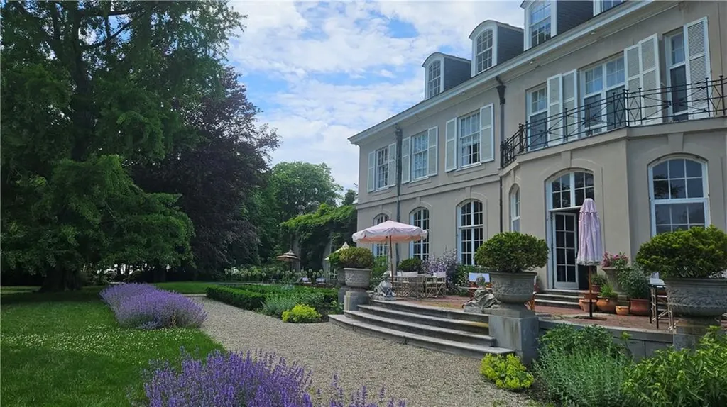 115 Narragansett Avenue Newport RI 02840