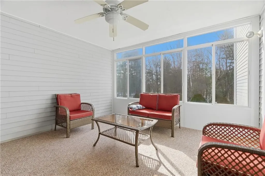 720 Putnam Pike Smithfield RI 02828