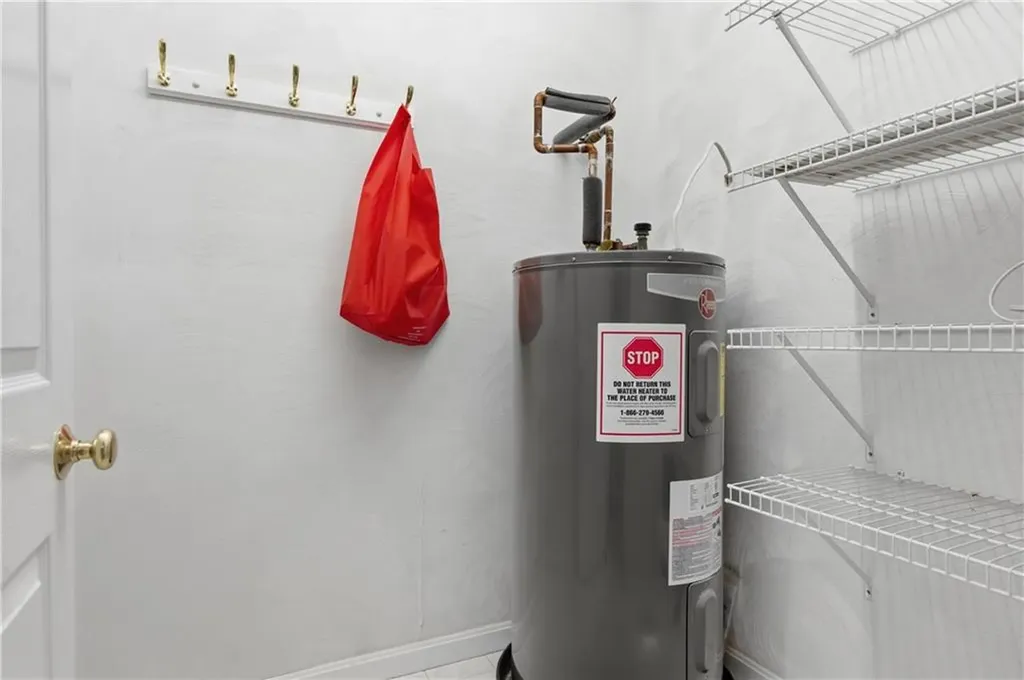 720 Putnam Pike Smithfield RI 02828