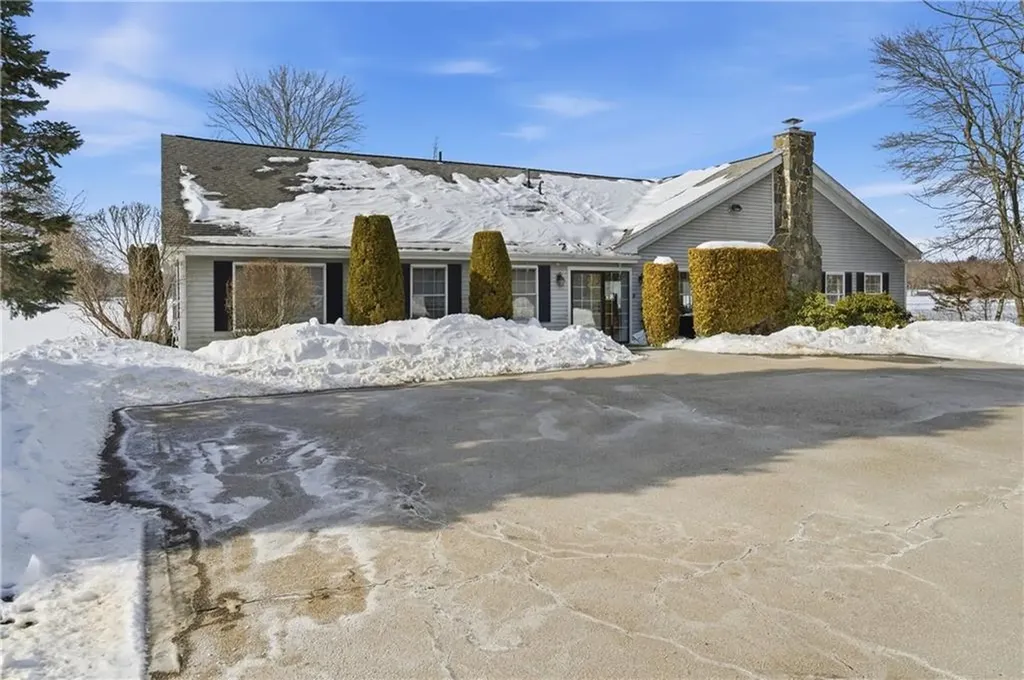 720 Putnam Pike Smithfield RI 02828